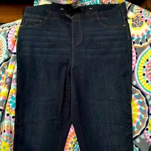 Liverpool dark wash pull on skinny jeggings